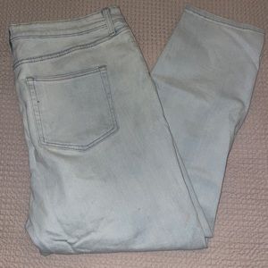 Light wash mom jeans